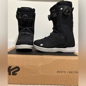 K2 contour snowboard boot women’s 5
Worn once, downsizing the collection!
